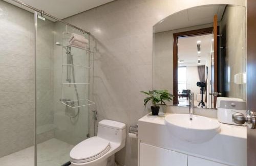 Hai Ba Trung Apartment | Chi's housse - Vinhomes Time city - 3BR