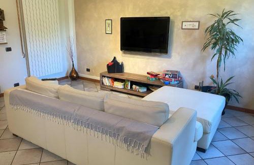 Mologno Apartment | Chiara House