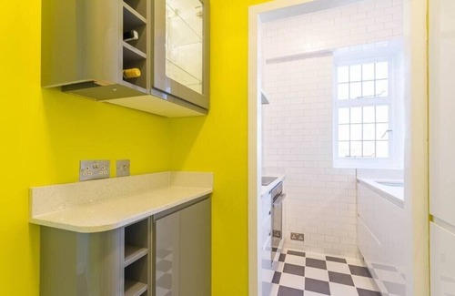 St. Pancras Apartment | Chic 1 Bed Studio Flat in Popular Bloomsbury