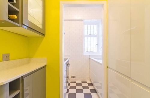 St. Pancras Apartment | Chic 1 Bed Studio Flat in Popular Bloomsbury