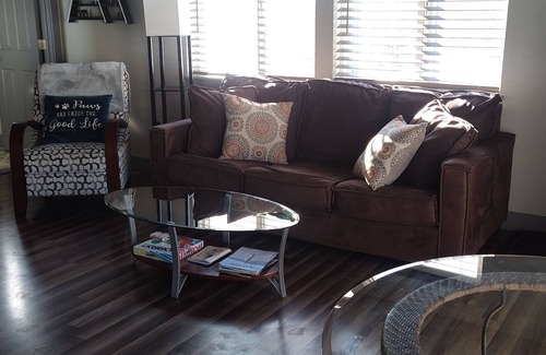 Castle Rock Apartment | Chic 1-bedroom apartment with AC, WiFi in amazing Castle Rock.