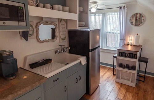 Ellis Historical District Apartment | Chic 1-bedroom apartment with WiFi, AC in fabulous Sheboygan