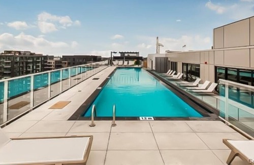 Griffintown Condo | Chic 1-Bedroom Condo in the Heart of Griffintown - Montreal's Hottest Location!!