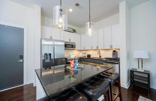 First Ward Apartment | Chic 1-Bedroom Modern Apt with Gym & Free Parking