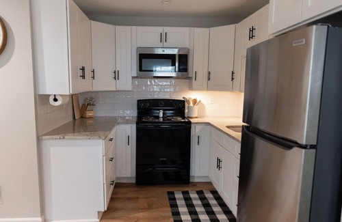 Newnan Apartment | Chic 1-bedroom with AC and WiFi in downtown Newnan