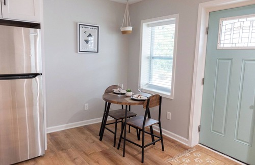 Newnan Apartment | Chic 1-bedroom with AC and WiFi in downtown Newnan