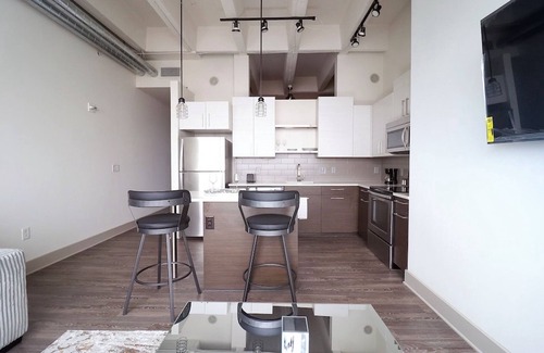 Peachtree Center Apartment | Chic 1-bedroom with fitness room, WiFi in downtown Atlanta