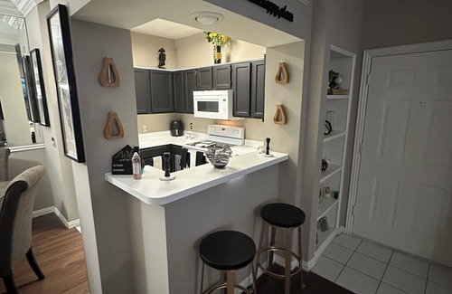 Dallas Apartment | Chic 1-bedroom with fitness room and WiFi in fabulous Dallas