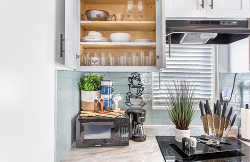 Park Mesa Heights Apartment | Chic 1-bedroom with AC and WiFi in awesome Los Angeles