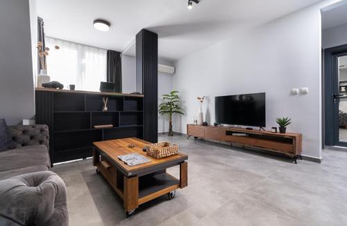 Plovdiv Center Apartment | Chic 1BR Apartment with Balcony in Plovdiv