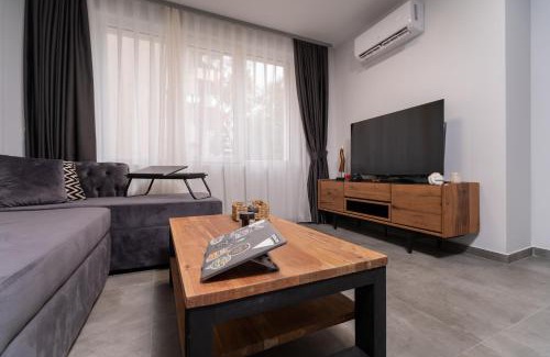Plovdiv Center Apartment | Chic 1BR Apartment with Balcony in Plovdiv