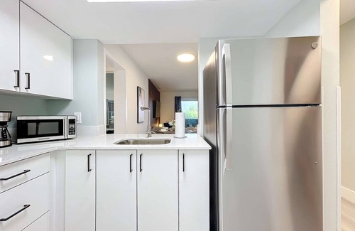 Lauderdale Harbours Condo | Chic 1BR: Pool Access & Modern Enhancements