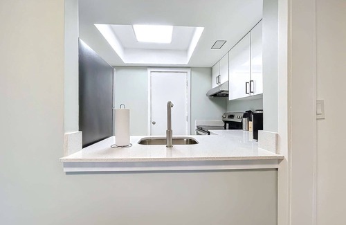 Lauderdale Harbours Condo | Chic 1BR: Pool Access & Modern Enhancements