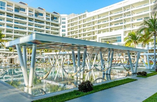Playa Mujeres Condo | Chic 1BR Suite by the Beach at Garza Blanca Resort & Spa