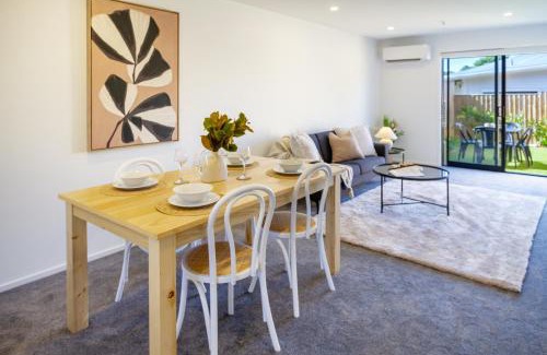 Henderson Apartment | Chic 2-Bed Gem: Trust Arena Proximity - West AKL