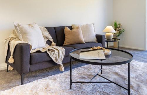 Henderson Apartment | Chic 2-Bed Gem: Trust Arena Proximity - West AKL