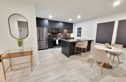 Rosewood Condo | Chic 2 bedroom, 1 bathroom near Fort Jackson, hospitals, and USC