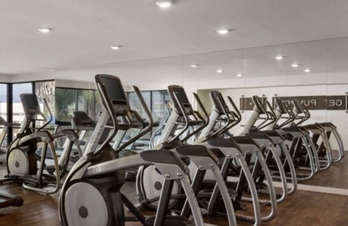 Van Nuys Apartment | Chic 2-bedroom apartment with AC, WiFi in wonderful Los Angeles
