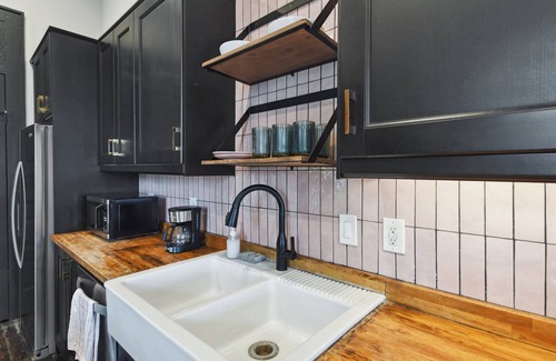 Bywater Apartment | Chic 2-bedroom apartment in eclectic Bywater with AC, WiFi