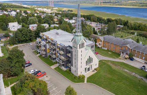 Boischatel Condo | CHIC 201 at Montmorency Falls 10 minutes from Old Quebec