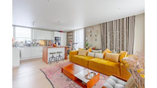 Golborne Apartment | Chic 2BD Flat with Roof Terrace - Ladbroke Grove
