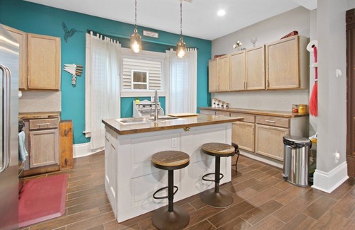 Milwaukee Apartment | Chic 2BR & PKNG Mins to Downtown, Fiserv, Brewers Rave, St. Lukes, & Froedtert