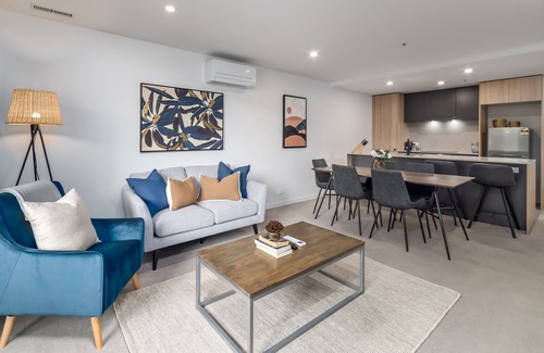 Braddon Apartment | Chic 3-Bed in Central with Pool, Sauna and Gym