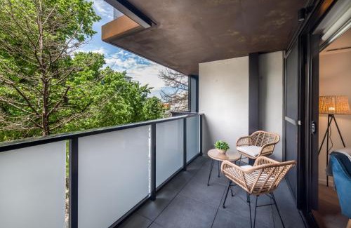 Braddon Apartment | Chic 3-Bed in Central with Pool, Sauna and Gym