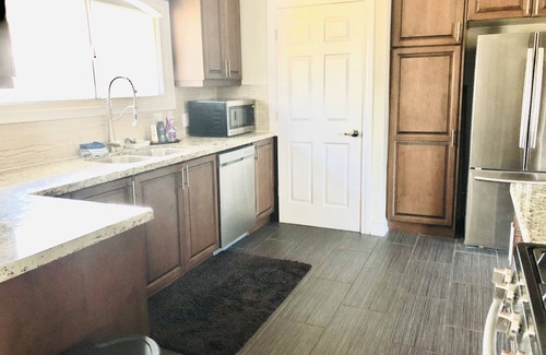 Burlington House | Chic 3 bedroom 1.5 bath upper bungalow walk to lake