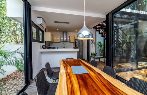 Ek Balam Village House | CHIC 3-Levels at MUN - Rooftop Deck - Pool
