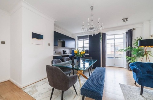 Childs Hill Apartment | Chic 3BR Flat - next to Finchley Road Tube Station - Bright and Spacious
