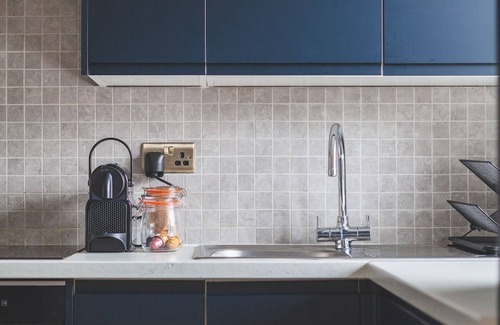 Childs Hill Apartment | Chic 3BR Flat - next to Finchley Road Tube Station - Bright and Spacious