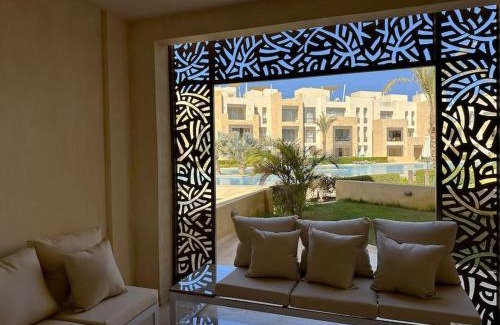 El Gouna Apartment | Chic 3BR Ground Free Beach & Pool access at Mangroovy