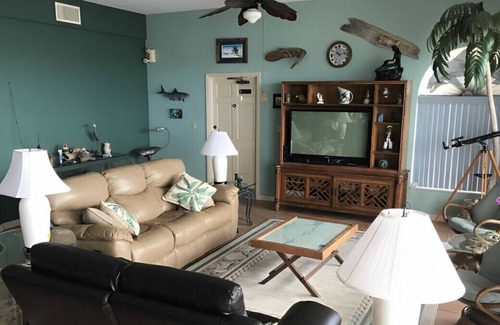 Long Key Condo | Chic 3BR Secluded Oceanfront Condo w/ Free WiFi!