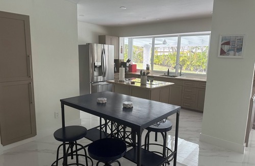Ludlam Villa | Chic 4-bedroom villa with WiFi, AC in marvelous Miami