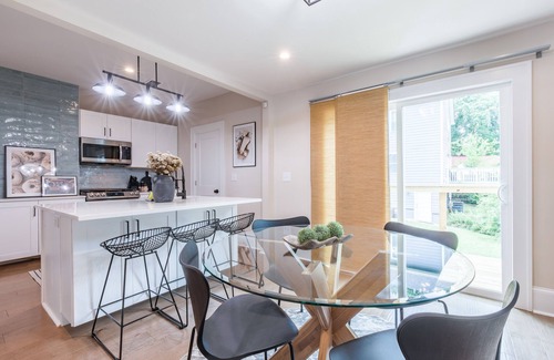 East Side House | Chic 4BR/3BA House – 10 min to Mercedes‑Benz – Private Deck + BBQ