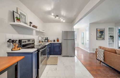 North San Antonio - SAT House | Chic Alamo City Escape