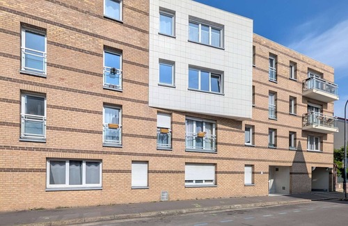 Asnieres-sur-Seine Apartment | Chic and comfortable apartment with parking