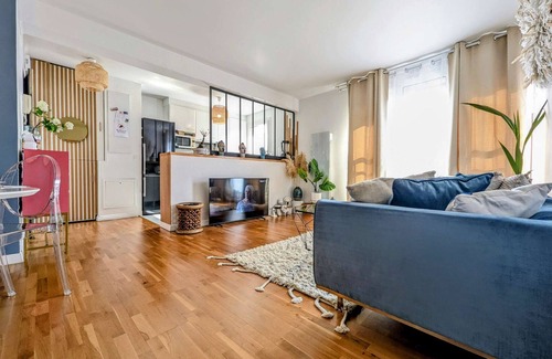 Asnieres-sur-Seine Apartment | Chic and comfortable apartment with parking