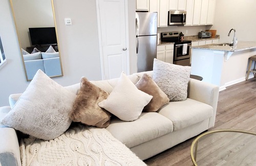 St. Andrews House | Chic and convenient 2 bedroom, 2 bathroom near downtown, Fort Jackson, and more!