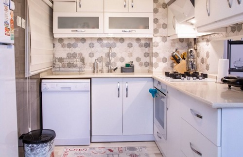 Konak Apartment | Chic and Convenient Flat 6 min to Coast
