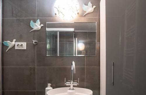 Konak Apartment | Chic and Convenient Flat in Izmir