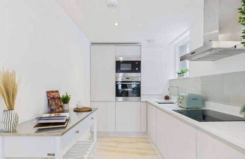 Chaucer Apartment | Chic and cosy apartment near Borough Market