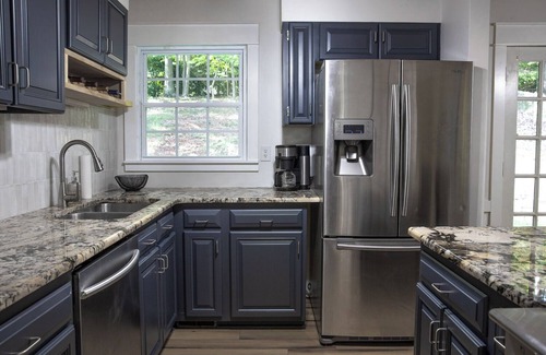 North Raleigh House | Chic and Cozy 3-bedroom house near Midtown and easy Greenway Access!