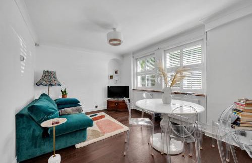 Crystal Palace Apartment | Chic and Cozy flat in Crystal Palace, South Central London