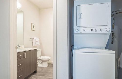 Southeast Boise Apartment | Chic and Modern Getaway with Gym 5 Min to Downtown