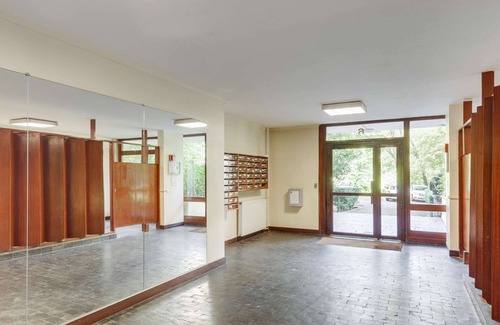 Ris Orangis Apartment | Chic and spacious apart with parking