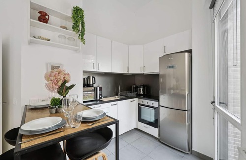 Asnieres-sur-Seine Apartment | Chic apart terrace garden parking