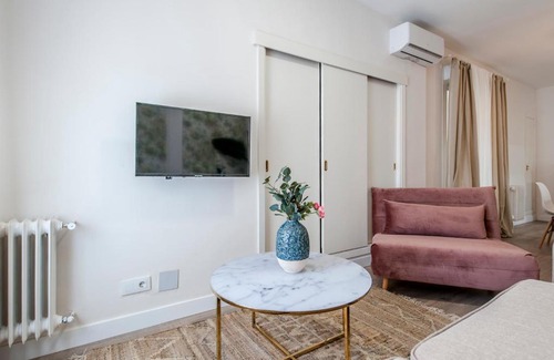 Pacifico Apartment | CHIC APARTAMENT RETIRO PARK I - SWIMMING POOL - ElevenHost