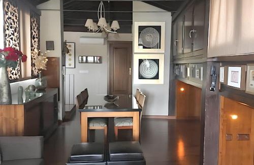 Central District Apartment | Chic Apartment Granada 60m² + Terr.